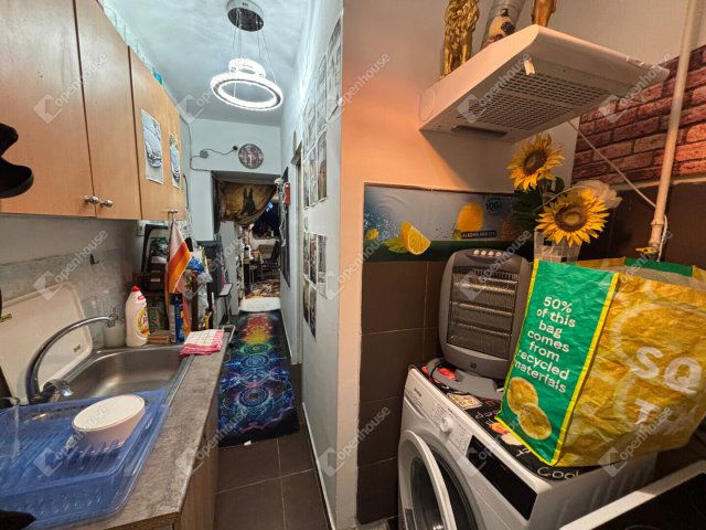 Eladó téglalakás, Budapesten, VIII. kerületben 38 M Ft, 1 szobás