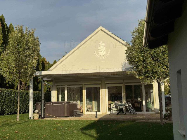 Eladó nyaraló, Balatonkenesén 159 M Ft, 2 szobás