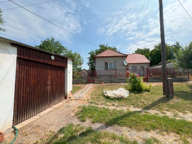 Eladó családi ház, Mohácson 26.8 M Ft, 3 szobás