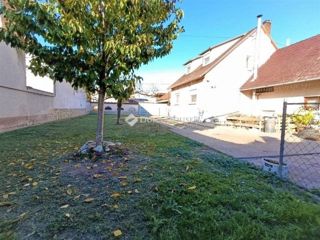 Eladó családi ház, Mohácson 54.9 M Ft, 5 szobás