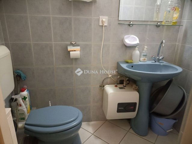 Kiadó üzlethelyiség, Zalaegerszegen 145 E Ft / hó