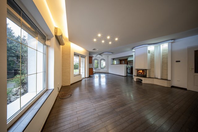 Eladó családi ház, Budaörsön 269.9 M Ft, 7 szobás