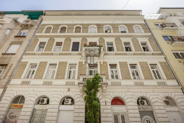 Eladó téglalakás, Budapesten, VI. kerületben 81.9 M Ft, 2 szobás