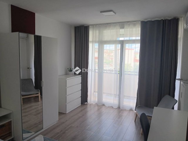 Kiadó panellakás, albérlet, Pécsett 212 E Ft / hó, 2 szobás