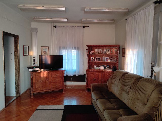 Eladó ipari ingatlan, Gyöngyösön 99 M Ft, 8 szobás