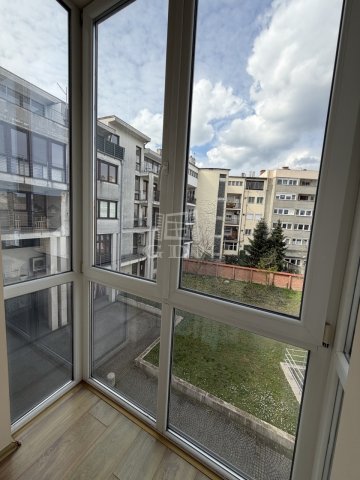 Eladó téglalakás, Baján 75.9 M Ft, 4 szobás