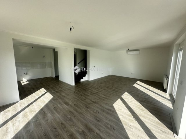 Eladó téglalakás, Pellérden 154.9 M Ft, 5 szobás