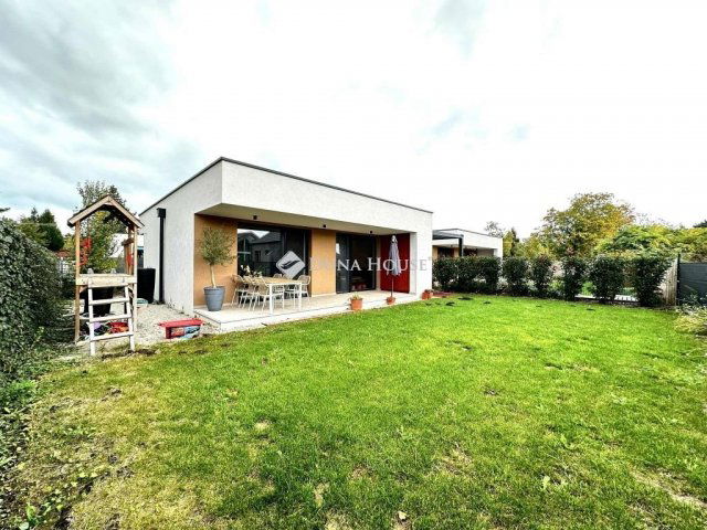 Eladó családi ház, Siófokon 96.2 M Ft, 3 szobás