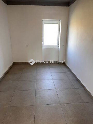 Eladó téglalakás, Várbalogon 38.9 M Ft, 3 szobás