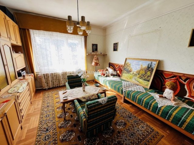 Eladó családi ház, Pomázon 135 M Ft, 6 szobás