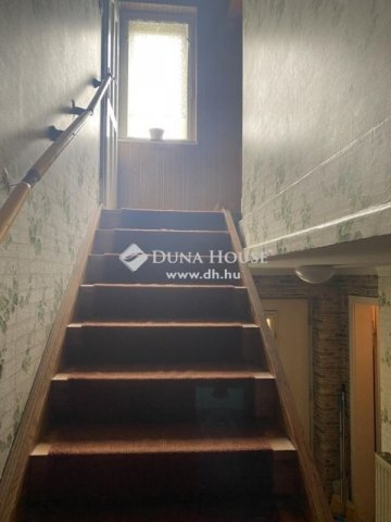 Eladó családi ház, Piliscsabán 149.9 M Ft, 5 szobás