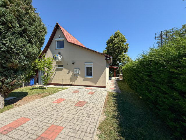 Eladó nyaraló, Szigetbecsén 89.9 M Ft, 2 szobás