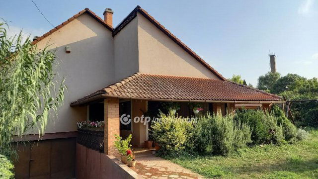 Eladó családi ház, Tápiószelén 82 M Ft, 4+2 szobás