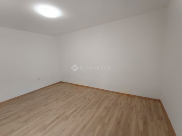 Eladó családi ház, Tápiószentmártonon 34.9 M Ft, 3 szobás