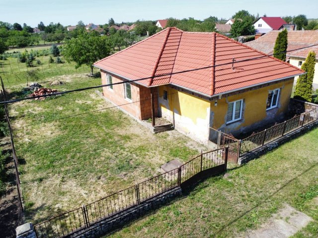 Eladó családi ház, Mezőnyárádon 12 M Ft, 3 szobás