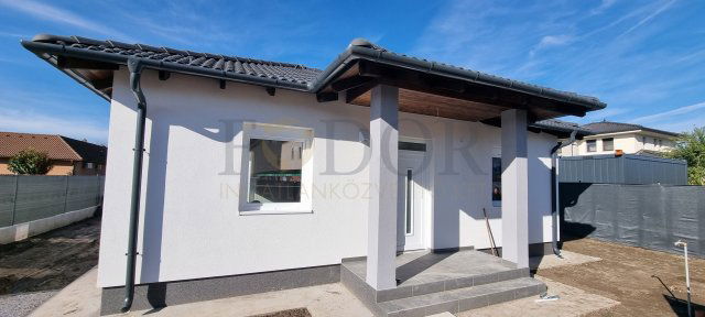 Eladó családi ház, Üllőn 105 M Ft, 4 szobás