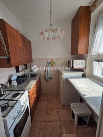 Eladó panellakás, Budapesten, XXI. kerületben 60 M Ft, 2+1 szobás