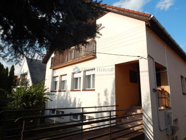 Eladó családi ház, Balatonlelleén 149 M Ft, 9 szobás