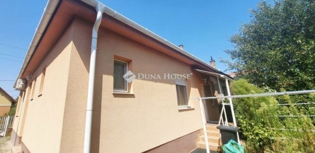 Eladó ikerház, Dunakeszin 116 M Ft, 2 szobás