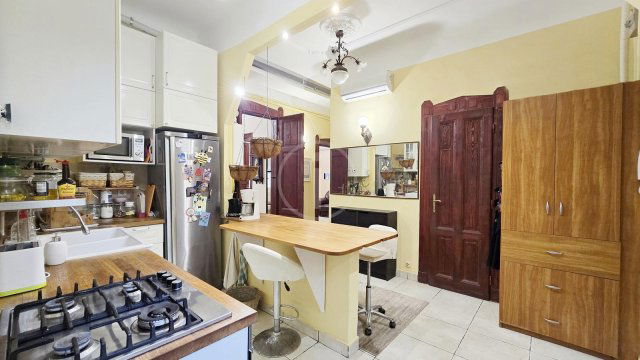 Eladó téglalakás, Budapesten, XIV. kerületben, Róna utcában