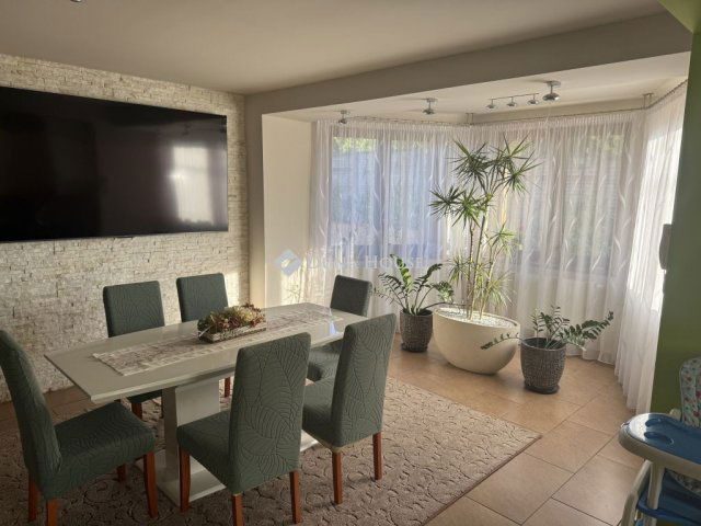 Eladó családi ház, Pécsett, Pajtás utcában 129.9 M Ft