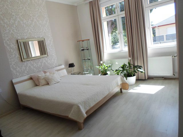 Eladó családi ház, Komáromban 169 M Ft, 3 szobás