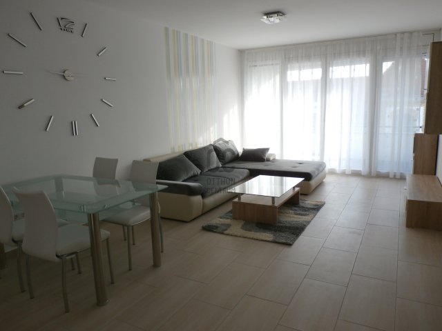 Kiadó téglalakás, albérlet, Debrecenben 350 E Ft / hó, 3 szobás