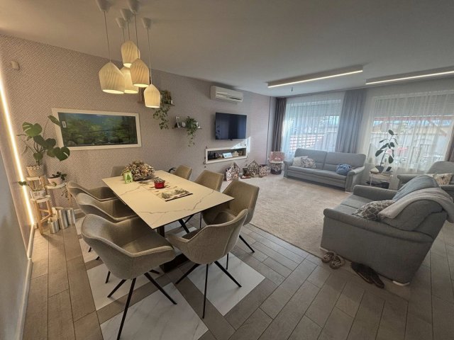 Eladó családi ház, Debrecenben 205 M Ft, 5 szobás