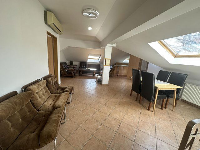 Kiadó téglalakás, albérlet, Pécsett 260 E Ft / hó, 4 szobás