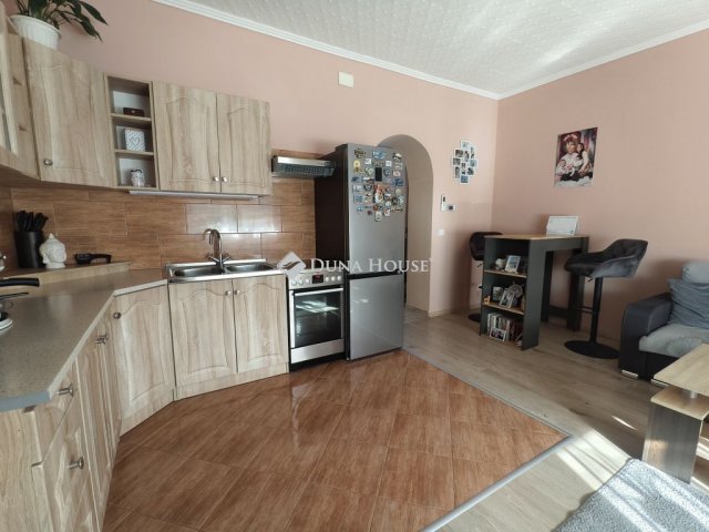 Eladó családi ház, Kapuváron 75.9 M Ft, 4 szobás
