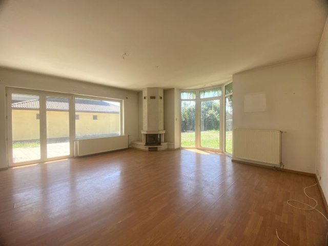 Eladó családi ház, Mosonmagyaróváron 99.9 M Ft, 5 szobás