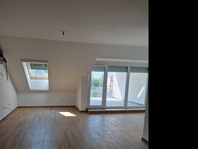 Eladó téglalakás, Szegeden 140 M Ft, 4 szobás