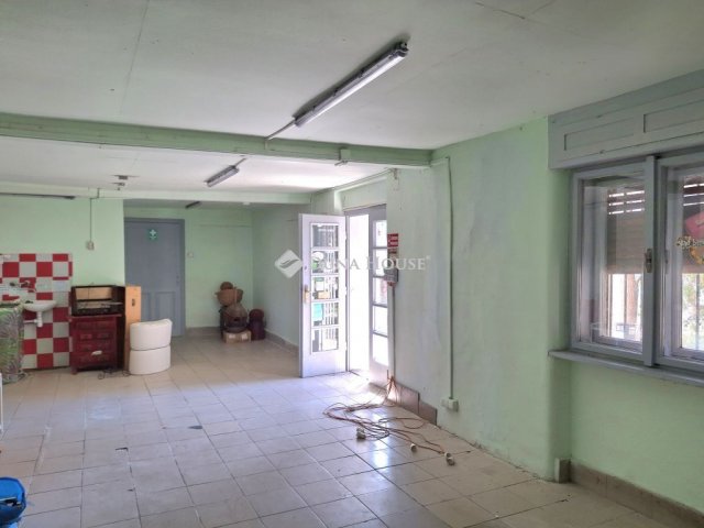 Kiadó üzlethelyiség, Gyöngyösön 80 E Ft / hó