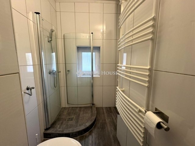 Eladó téglalakás, Szegeden 80 M Ft, 4 szobás