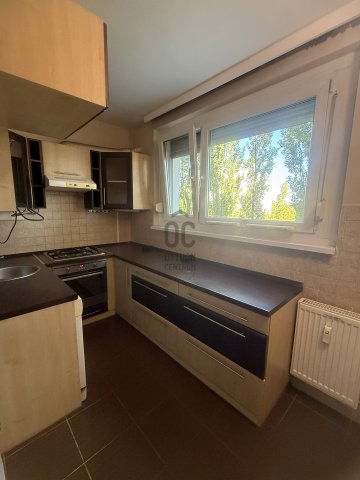 Eladó panellakás, Győrött 59.99 M Ft, 3 szobás