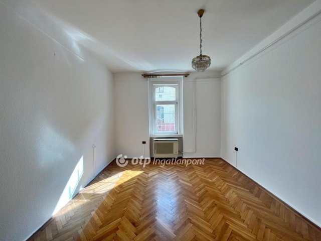 Eladó téglalakás, Budapesten, IV. kerületben 34.9 M Ft, 1 szobás