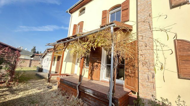 Eladó családi ház, Dunaharasztin 150 M Ft, 7 szobás