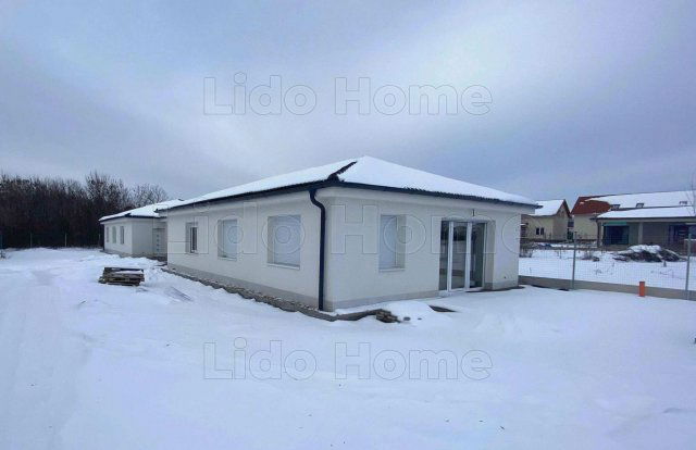 Eladó családi ház, Siófokon 89.9 M Ft, 4 szobás