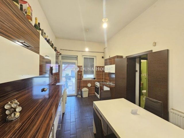 Eladó családi ház, Budapesten, IV. kerületben 139 M Ft, 3 szobás