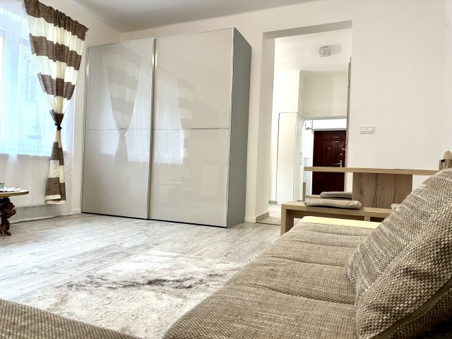 Kiadó téglalakás, albérlet, Győrött 220 E Ft / hó, 2 szobás