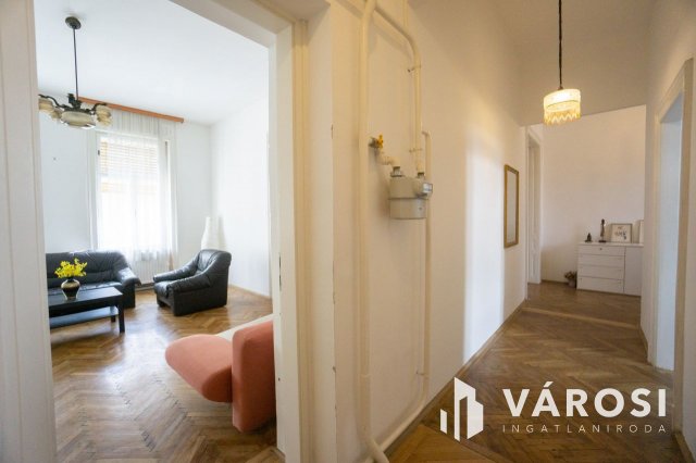 Eladó családi ház, Győrött 195 M Ft, 7 szobás