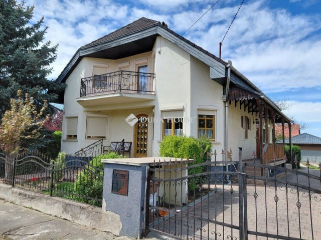 Eladó családi ház, Balassagyarmaton 89.5 M Ft, 5 szobás
