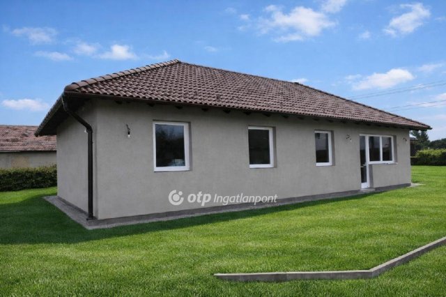 Eladó családi ház, Szabadegyházán 69.9 M Ft, 2+2 szobás