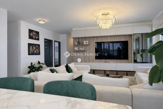 Eladó téglalakás, Budapesten, XV. kerületben 229 M Ft, 7 szobás