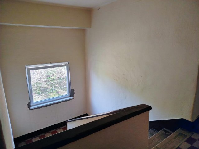 Eladó téglalakás, Oroszlányban 27 M Ft, 1 szobás