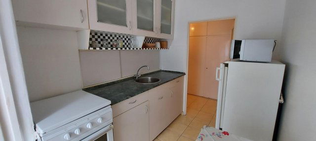 Kiadó panellakás, albérlet, Pécsett 150 E Ft / hó, 2 szobás