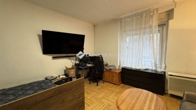 Eladó téglalakás, Budapesten, III. kerületben 58.7 M Ft