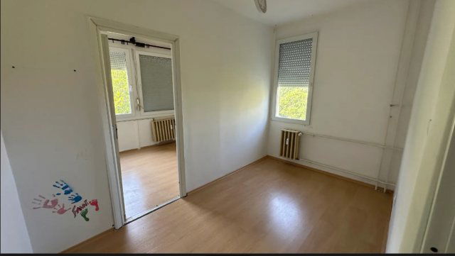 Eladó téglalakás, Szekszárdon, Alisca utcában 33 M Ft