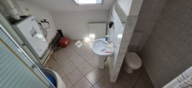 Eladó családi ház, Seregélyesen 75 M Ft, 6 szobás