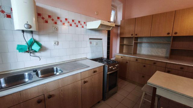 Eladó családi ház, Délegyházán 95 M Ft, 6 szobás